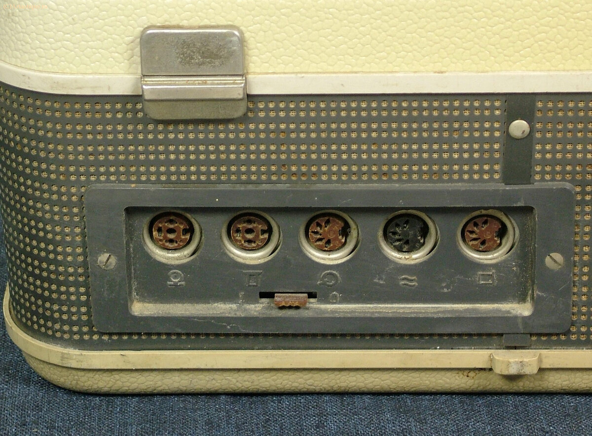 Магнитофон катушечный "Grundig"