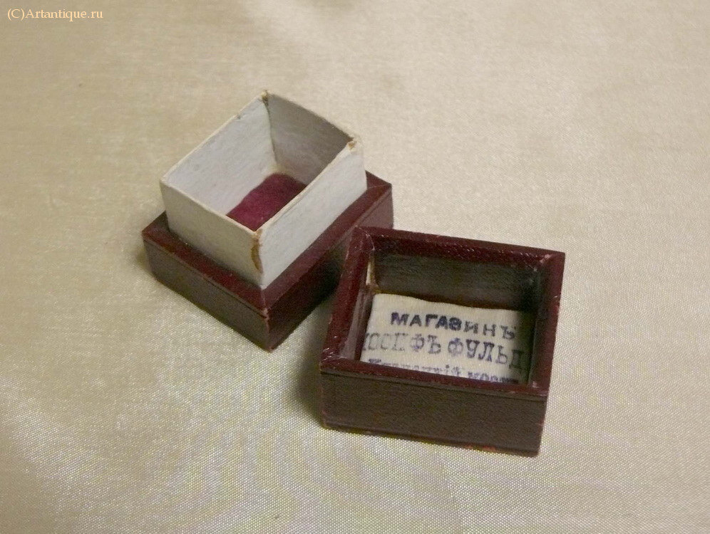 Футляр для ювелирных украшений