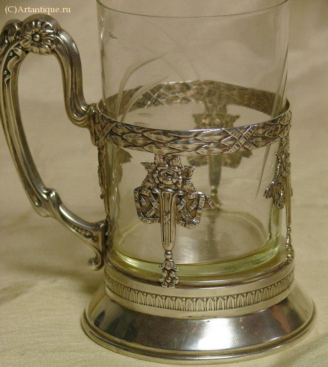 Подстаканник со стаканом