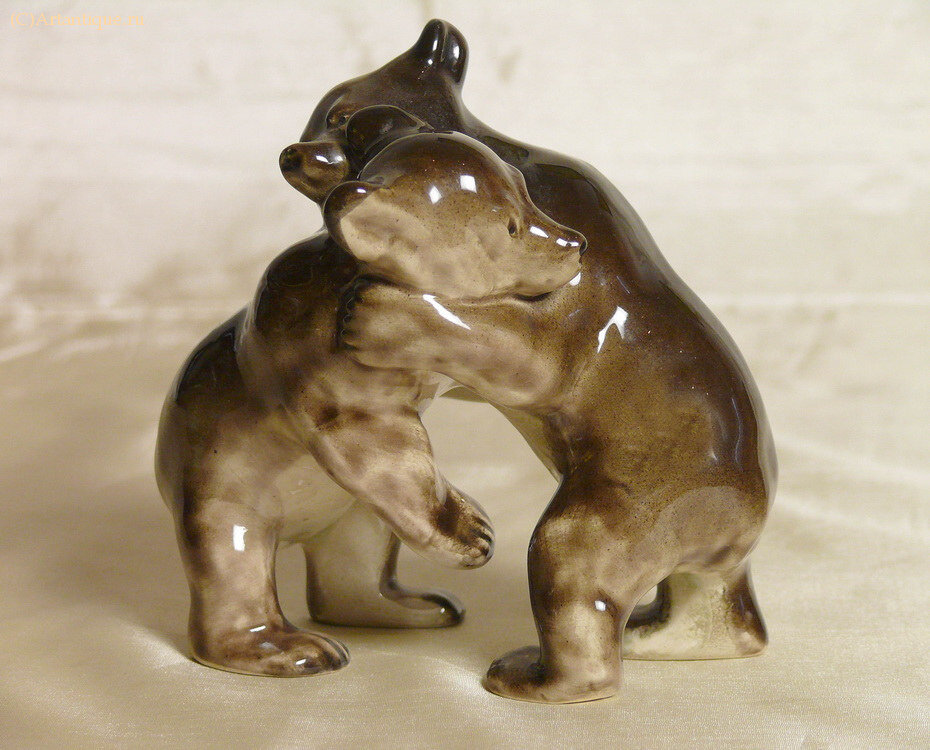 Статуэтка "Весенние игры"