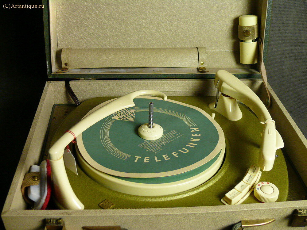 Проигрыватель "TELEFUNKEN"