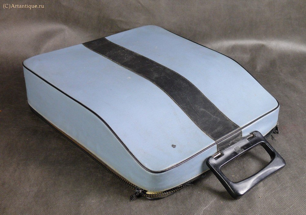 Машинка печатная "Underwood-olivetti"