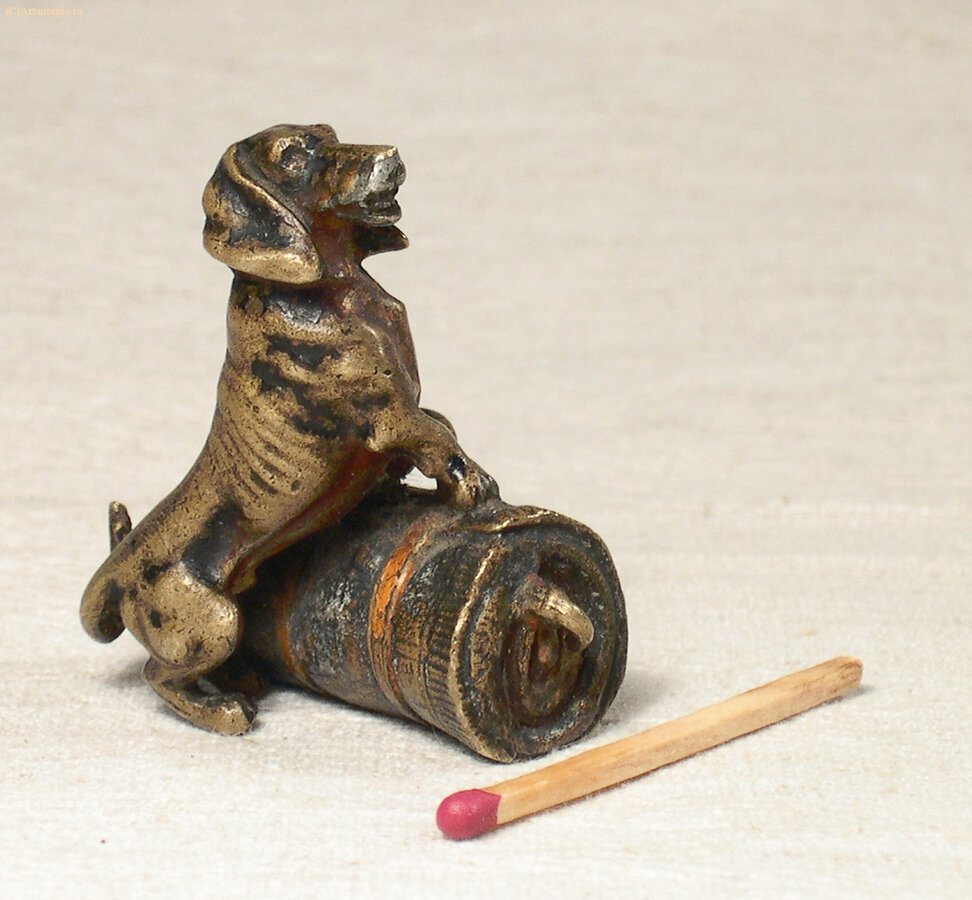 Фигурка "Такса"