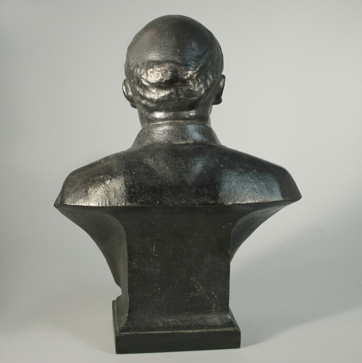 Бюст "В.И.Ленин"