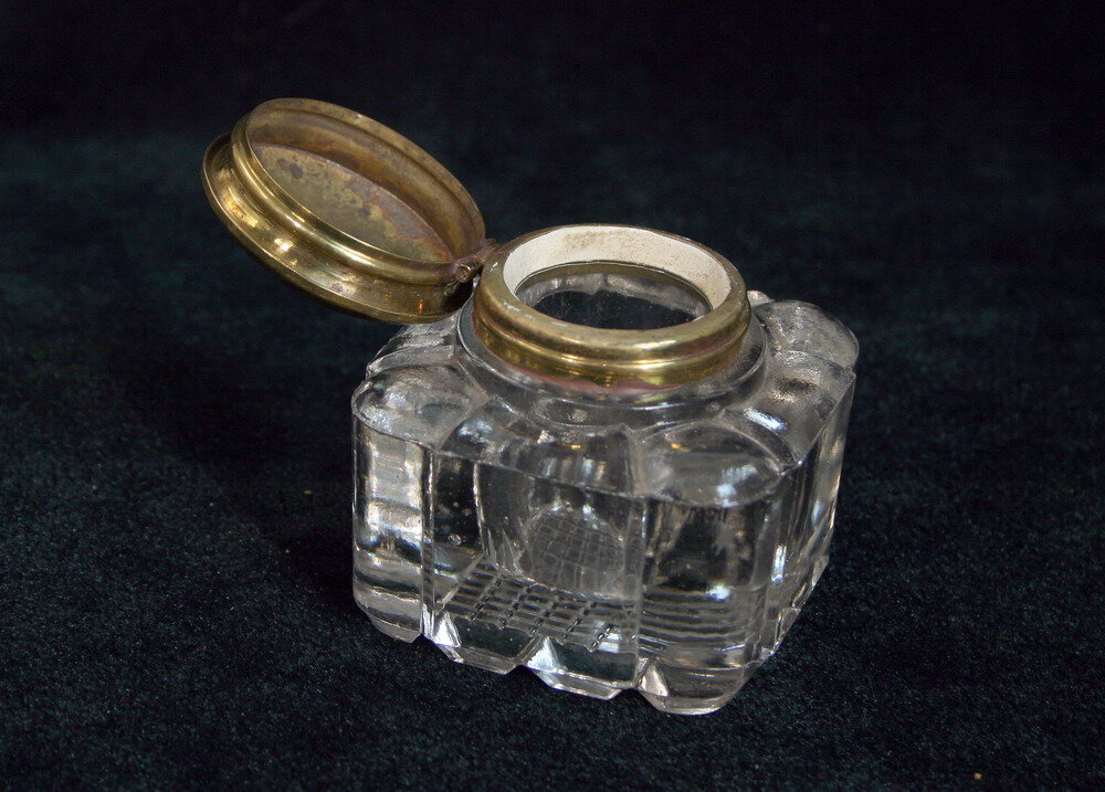 Чернильница