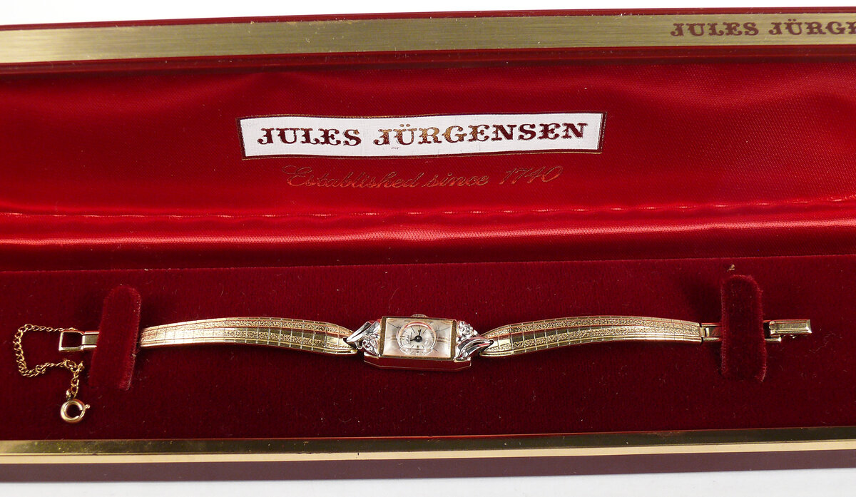 Часы наручные женские "JULES  JURGENSEN"