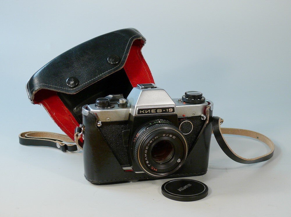 Фотоаппарат "Киев-19"