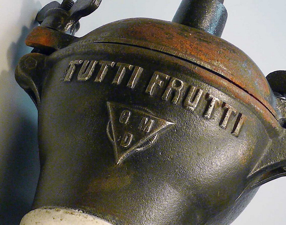 Соковыжималка "TUTTI FRUTTI"
