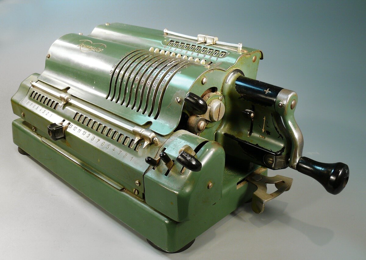 Арифмометр "Triumphator CN1"