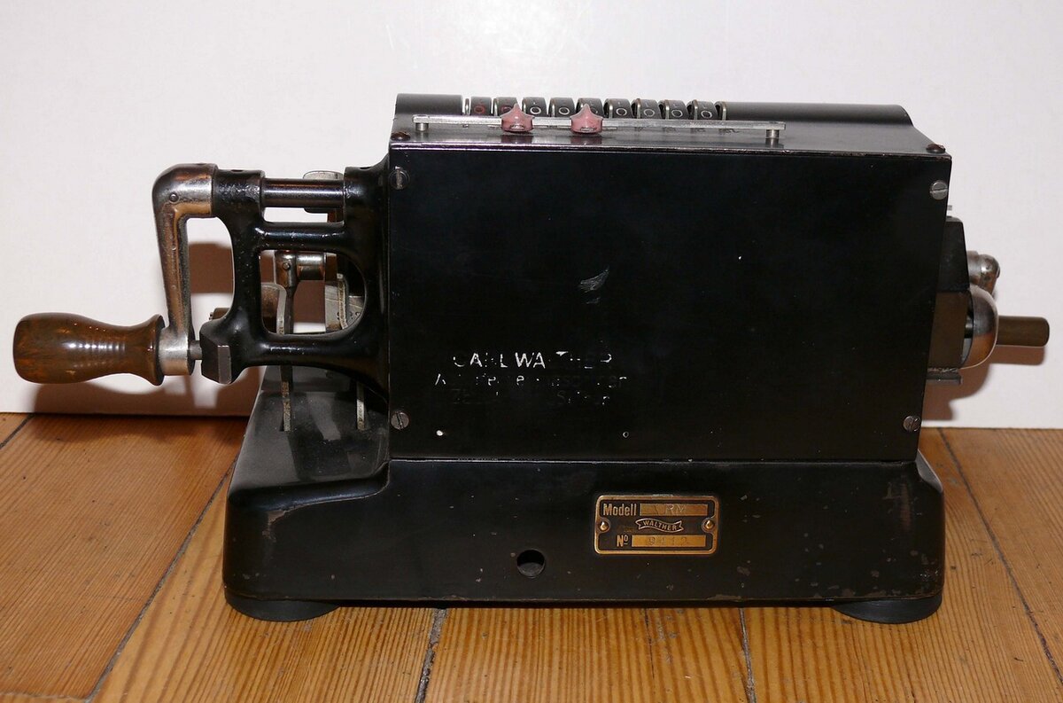 Арифмометр "WALTHER RM" 
