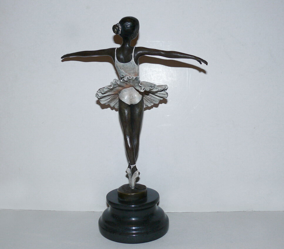 Скульптура "Балерина"