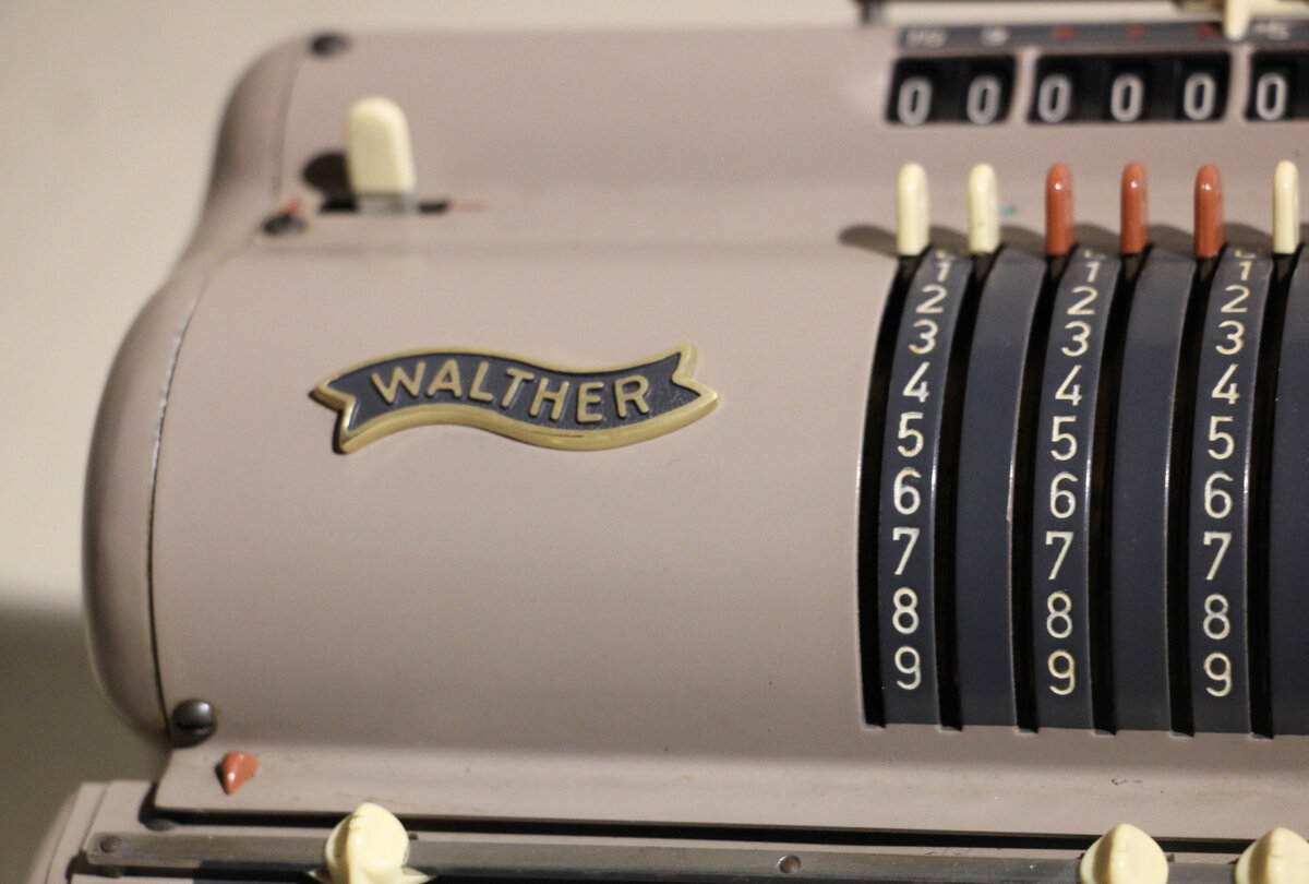 Арифмометр "WALTHER" 