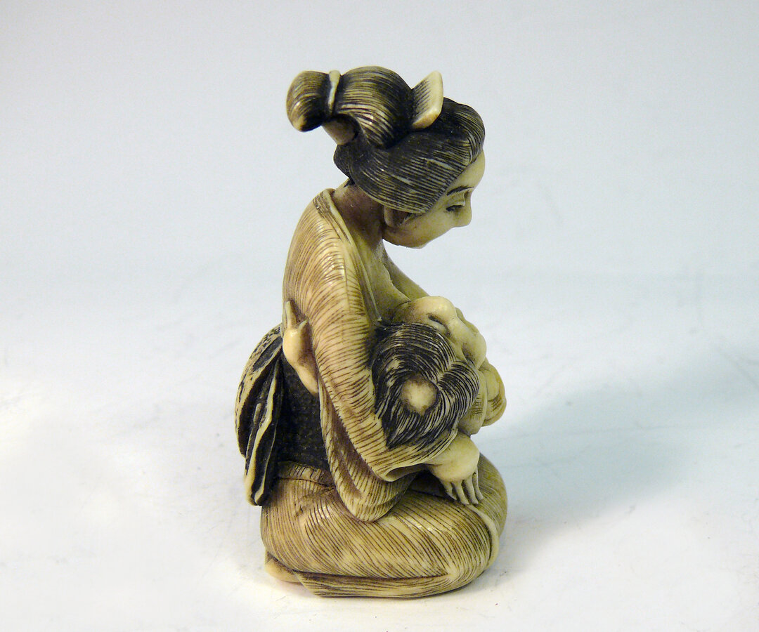 Нэцкэ "Кормилица"