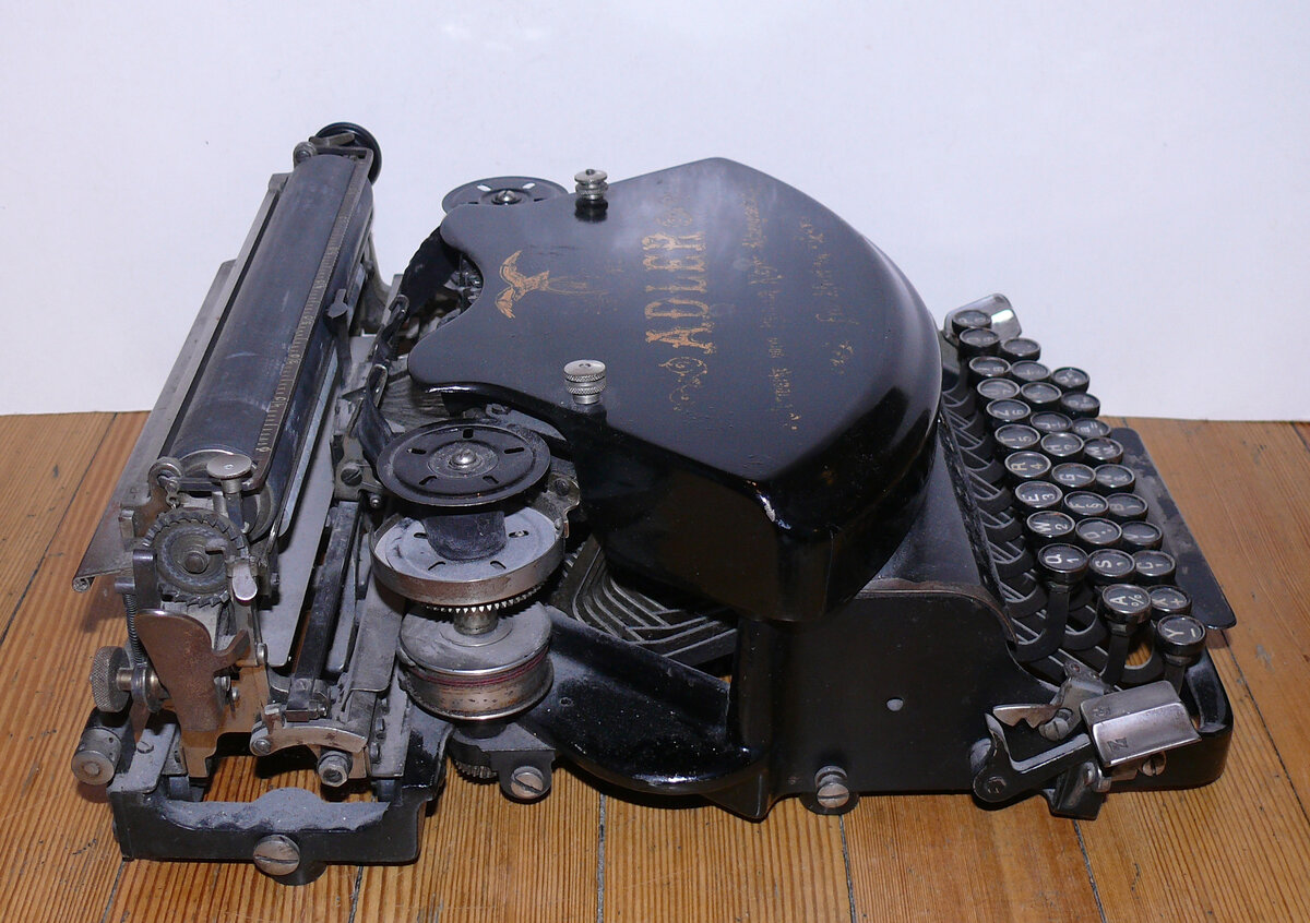 Машинка печатная "Adler Model 7"