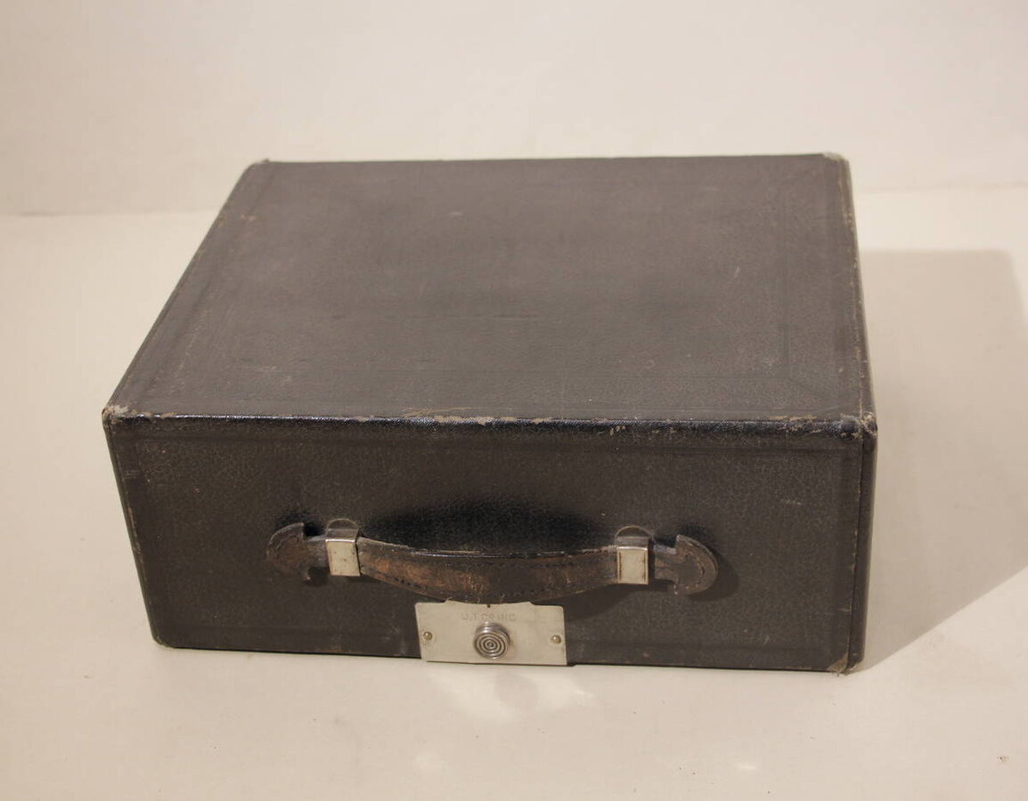 Печатная машинка "Underwood Portable"