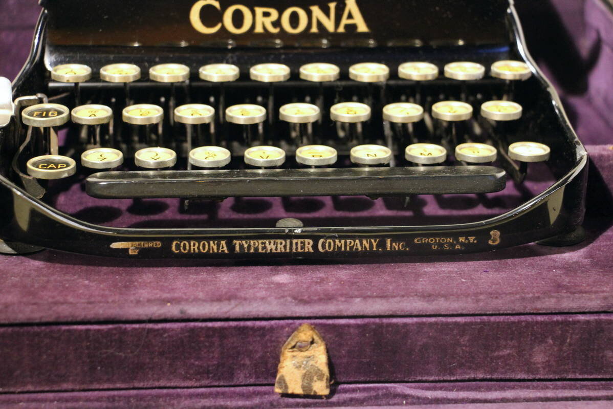 Складная печатная машинка "Corona 3"