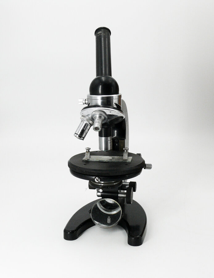 Микроскоп  "CARL ZEISS JENA".