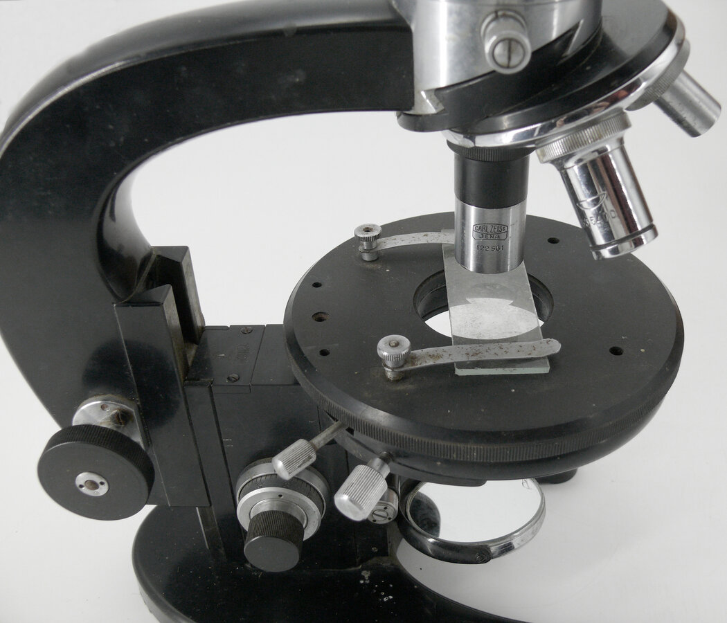 Микроскоп  "CARL ZEISS JENA".
