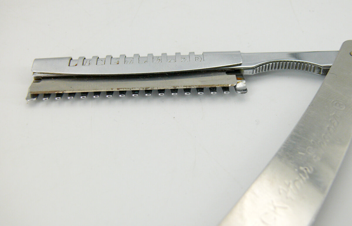 Опасная бритва Weck Hair Shaper с гребнем