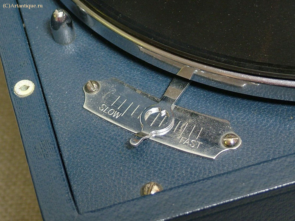 Патефон "His Master's Voice"