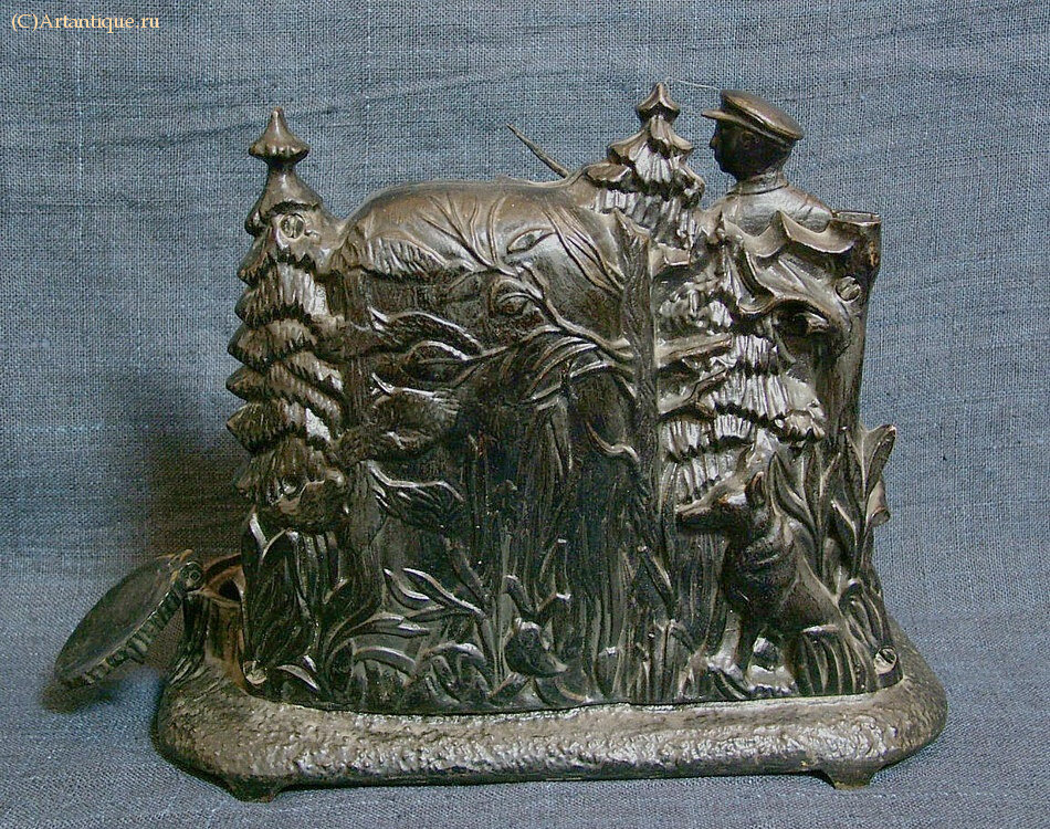 Часы "Пограничник с собакой"