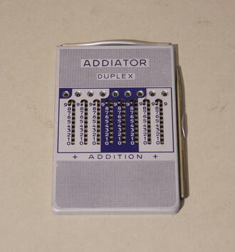 Портативный арифмометр "ADDIATOR"